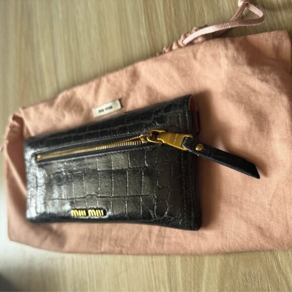 Miu Miu Croc-Embossed Long Wallet - Picture 4 of 10